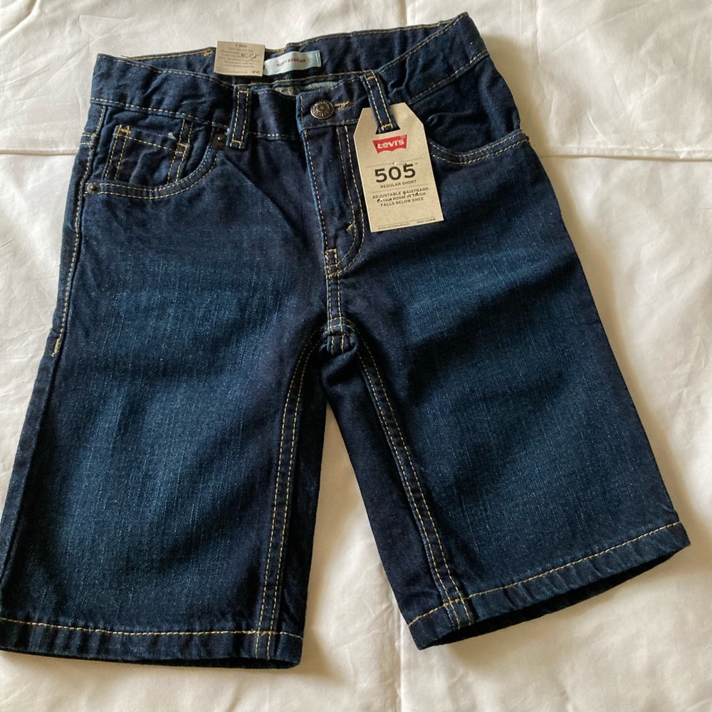 Levi’s short